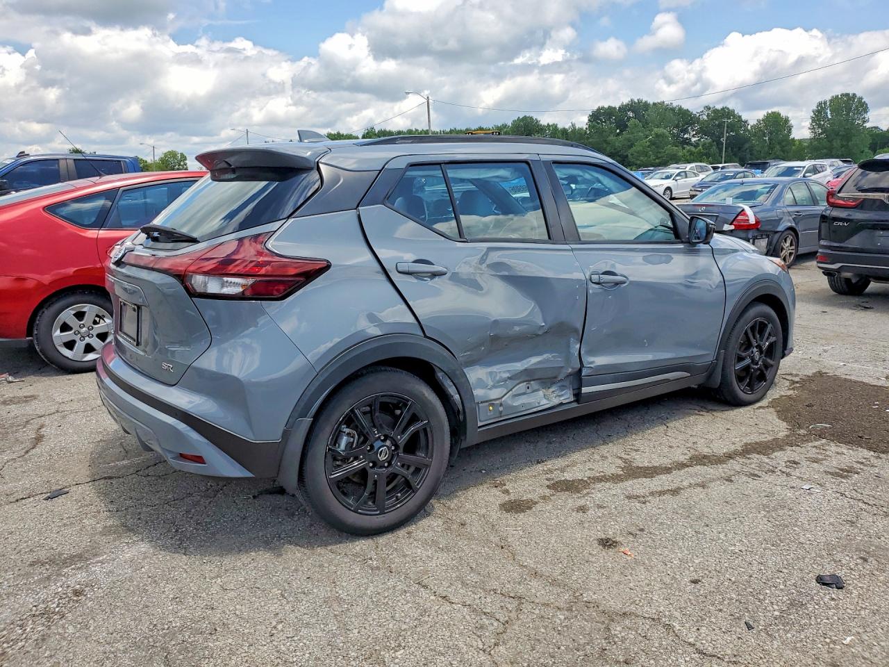 2021 NISSAN KICKS