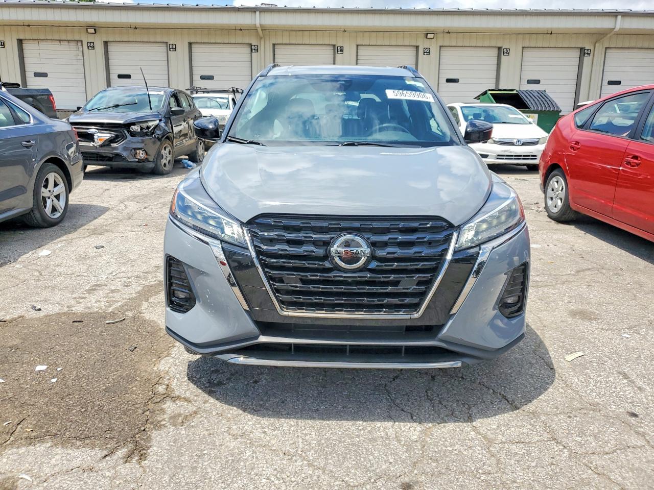 2021 NISSAN KICKS