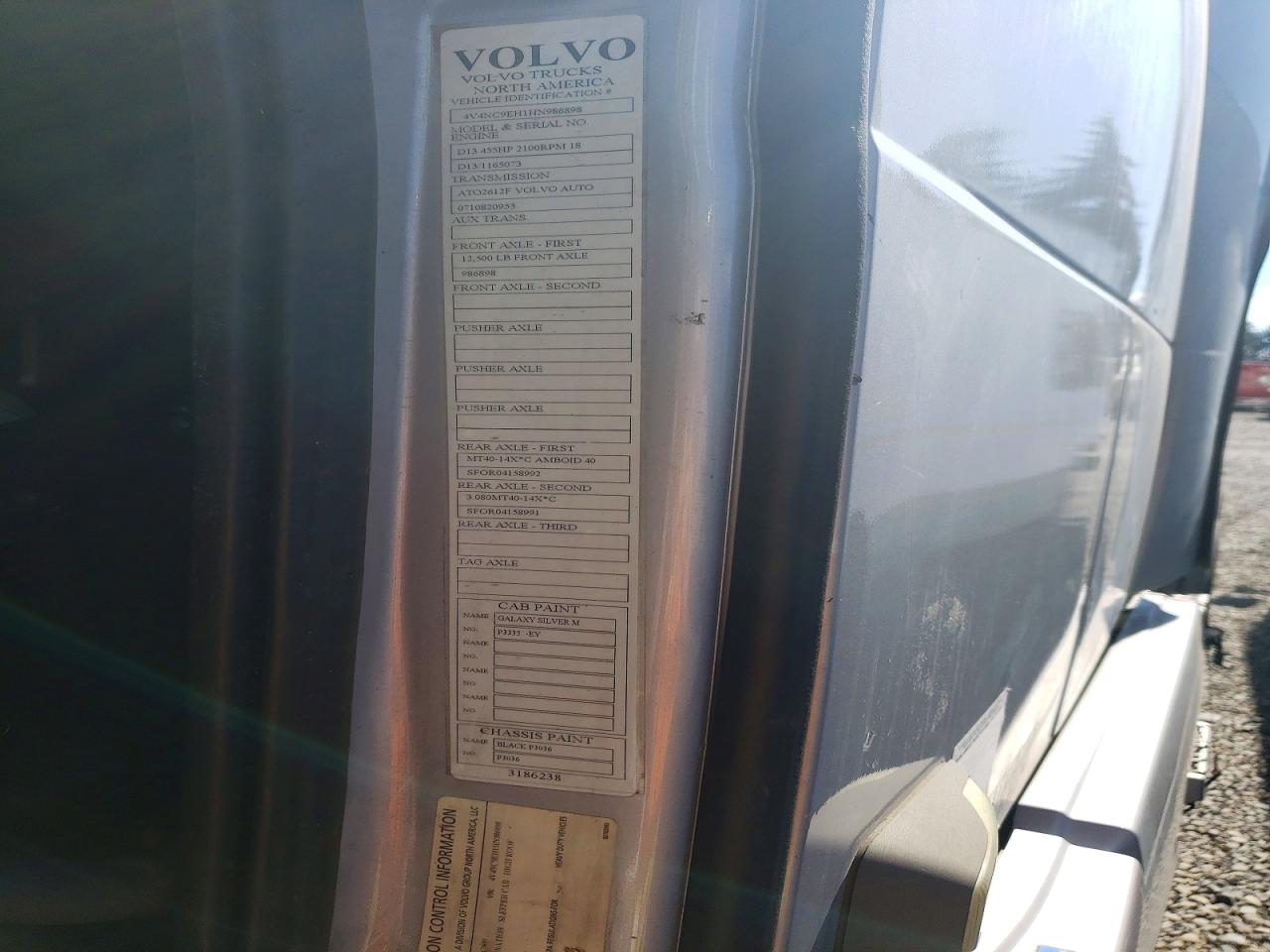2017 VOLVO VN