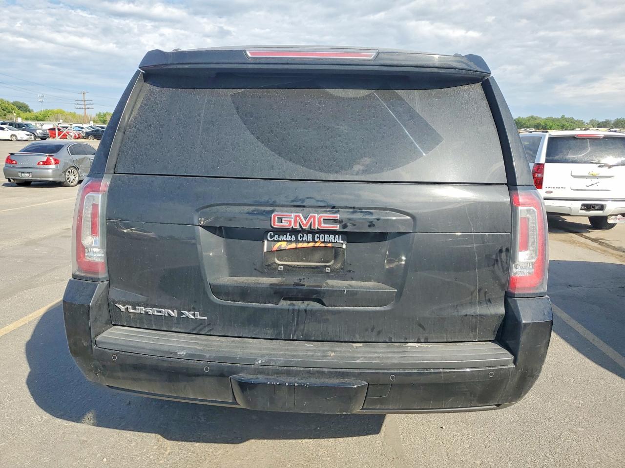 2016 GMC YUKON