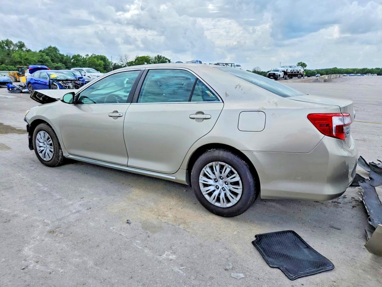 2014 TOYOTA CAMRY