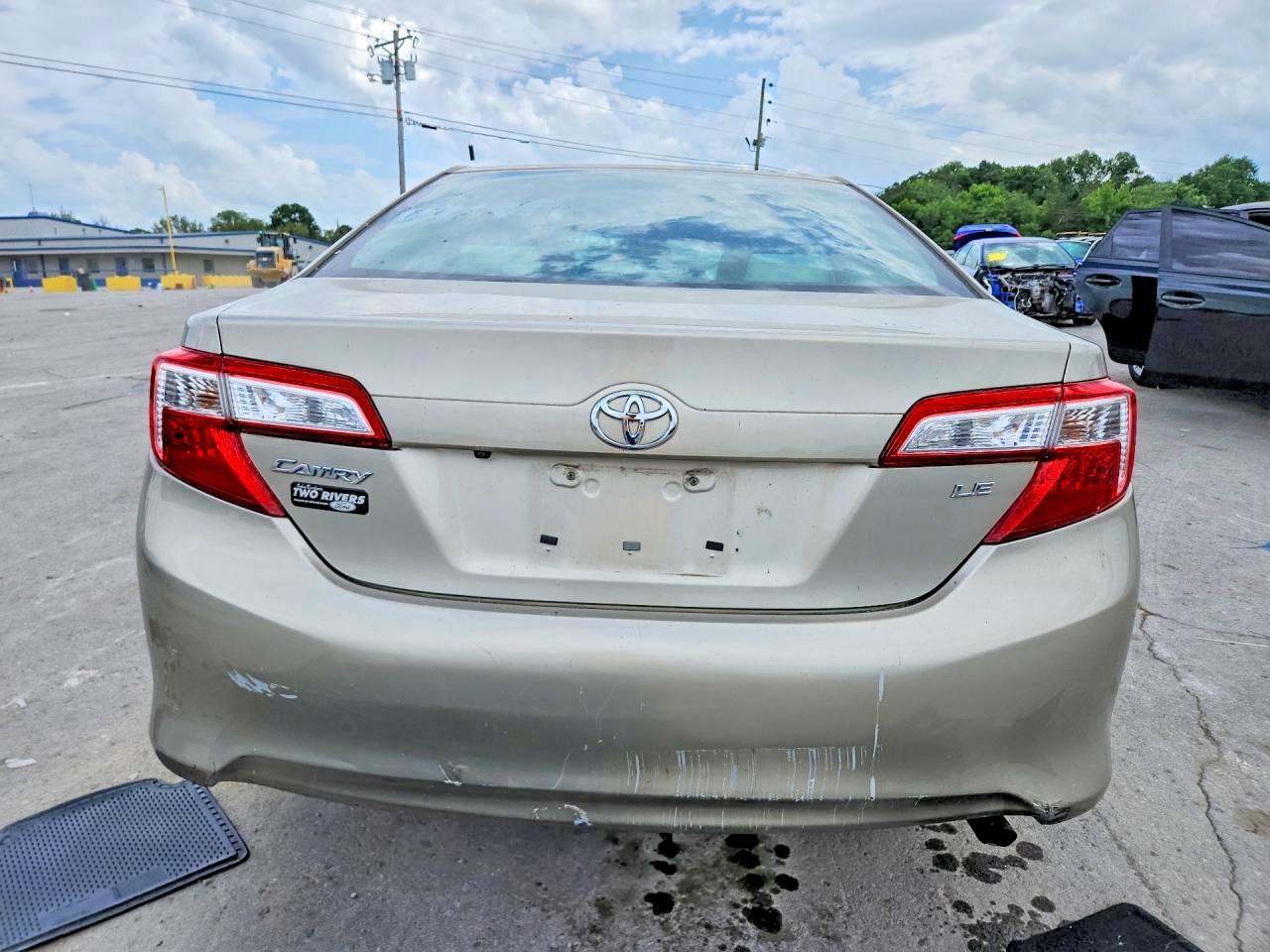2014 TOYOTA CAMRY