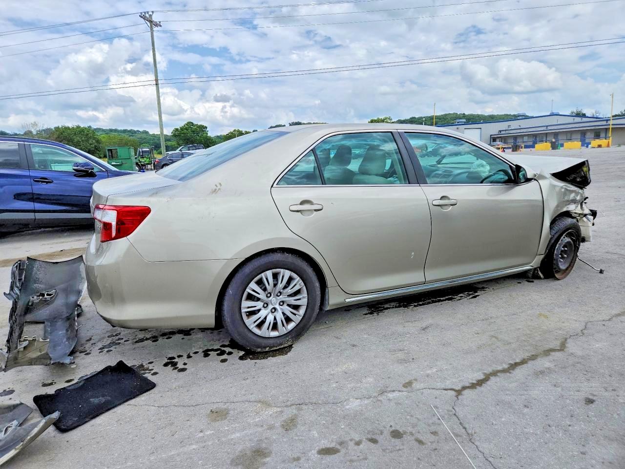 2014 TOYOTA CAMRY