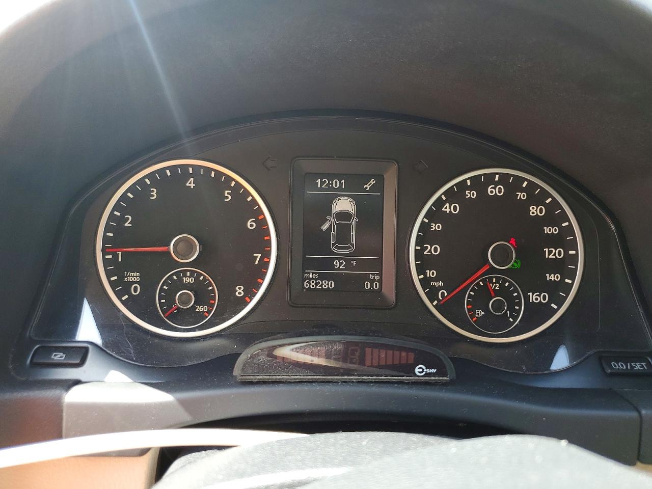 2011 VOLKSWAGEN TIGUAN