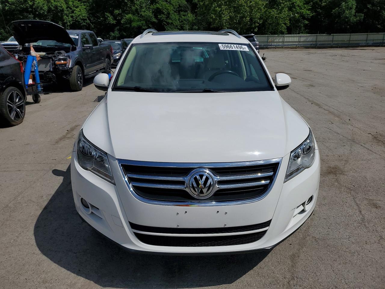 2011 VOLKSWAGEN TIGUAN