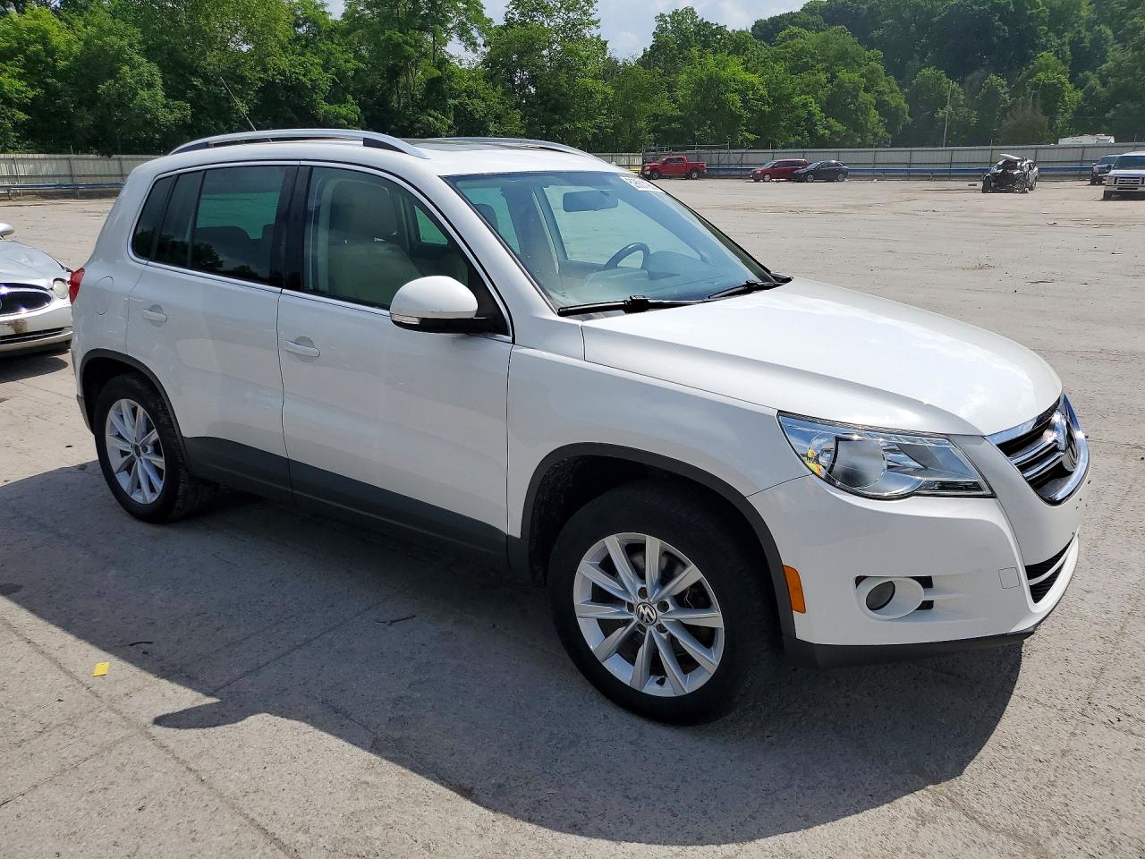 2011 VOLKSWAGEN TIGUAN