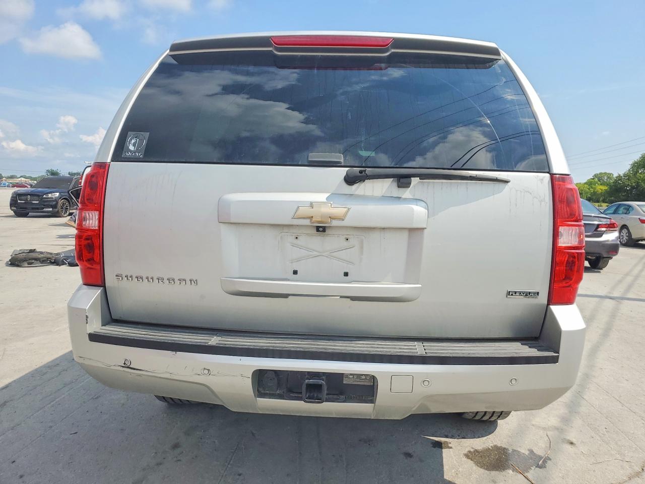 2011 CHEVROLET SUBURBAN