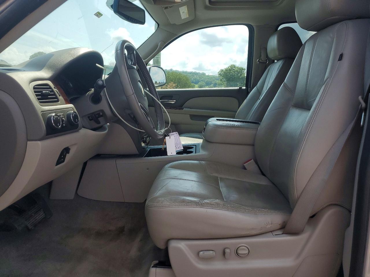 2011 CHEVROLET SUBURBAN