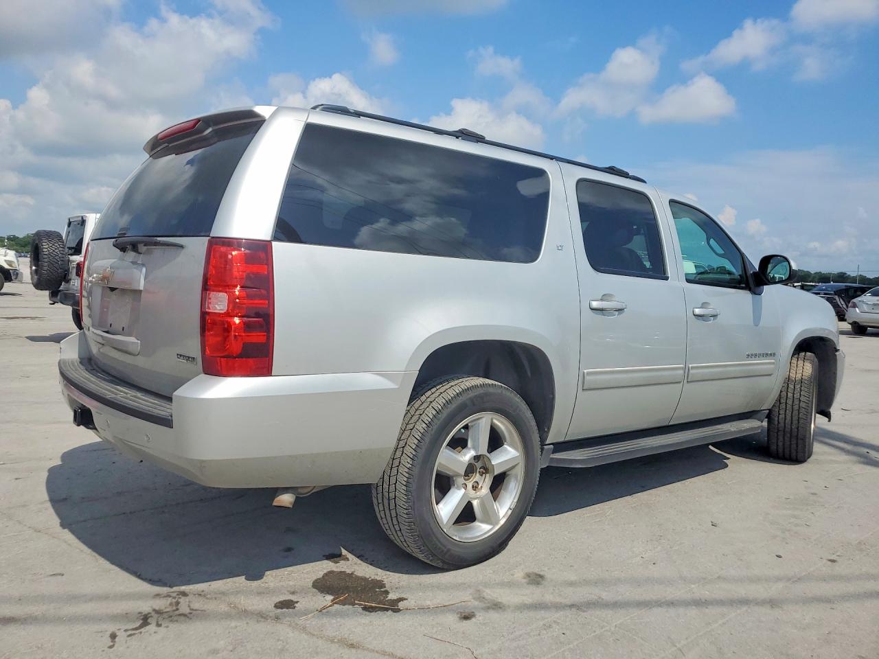 2011 CHEVROLET SUBURBAN