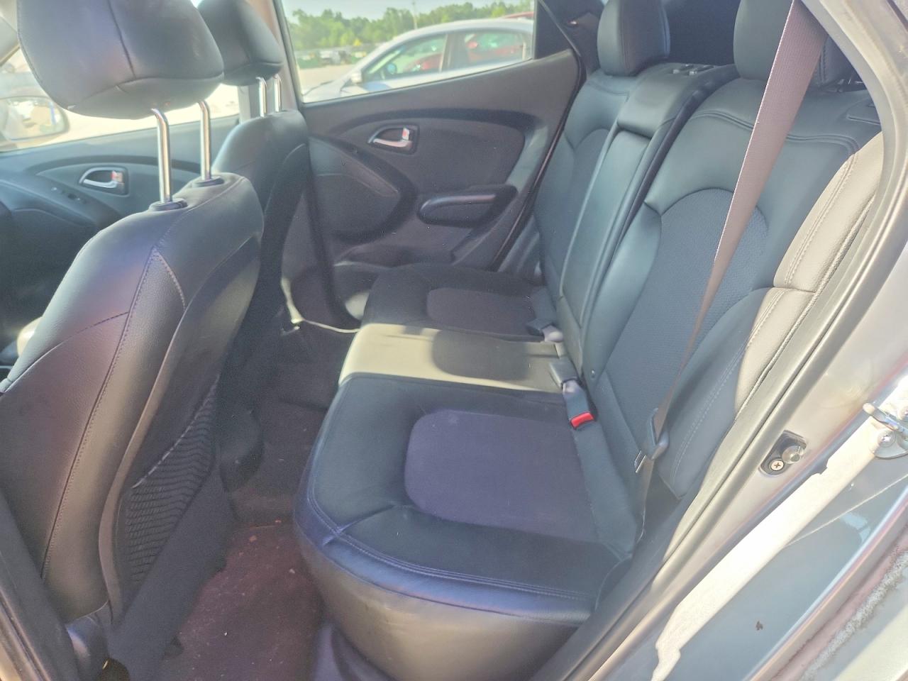 2011 HYUNDAI TUCSON