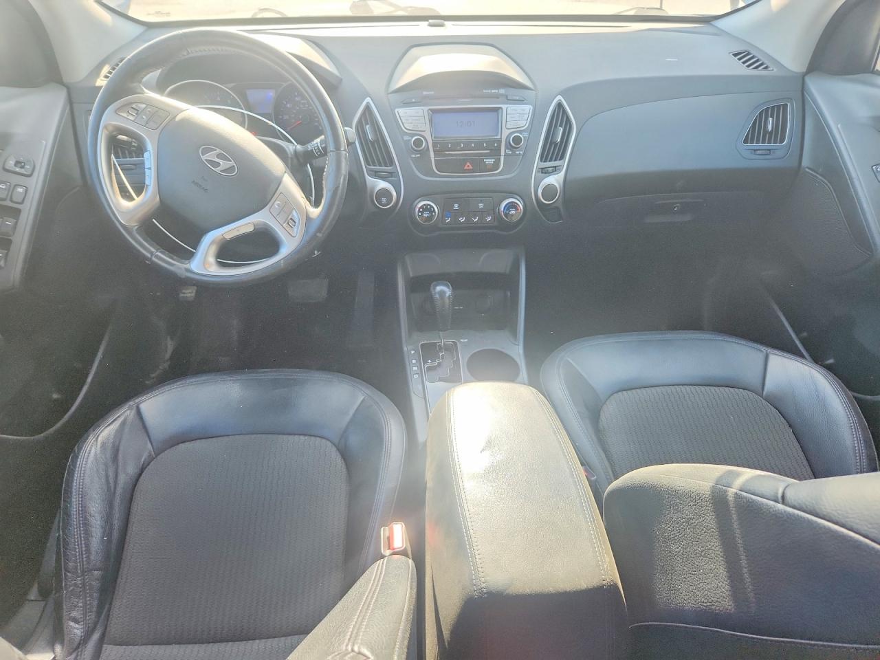 2011 HYUNDAI TUCSON