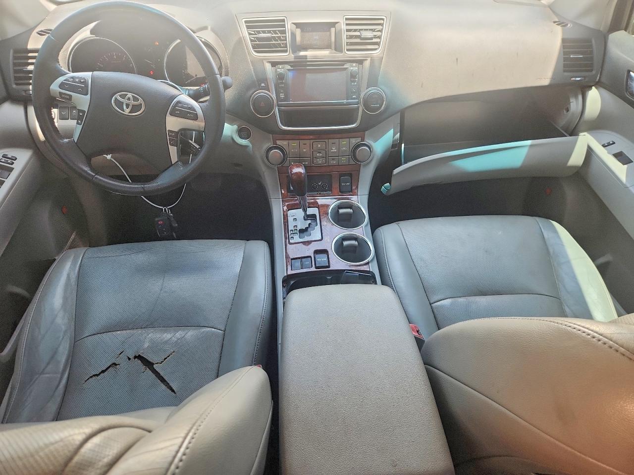 2013 TOYOTA HIGHLANDER