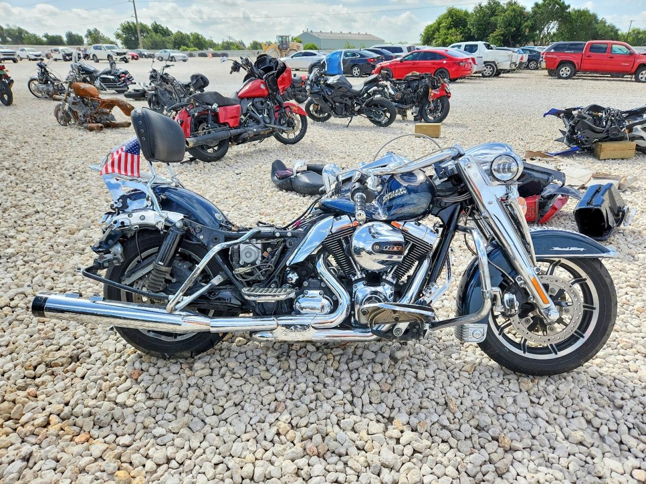 2016 HARLEY-DAVIDSON FL