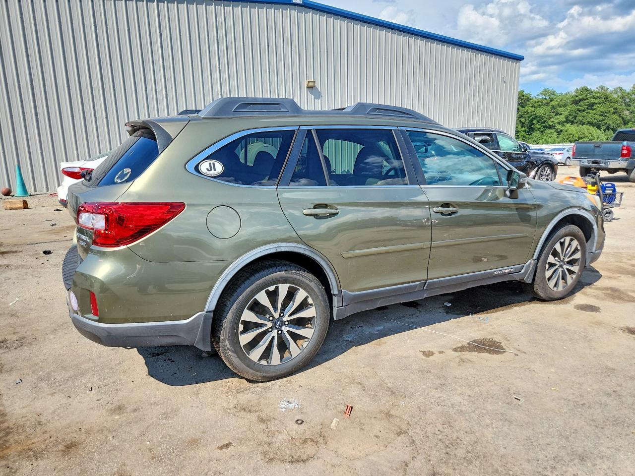 2015 SUBARU OUTBACK