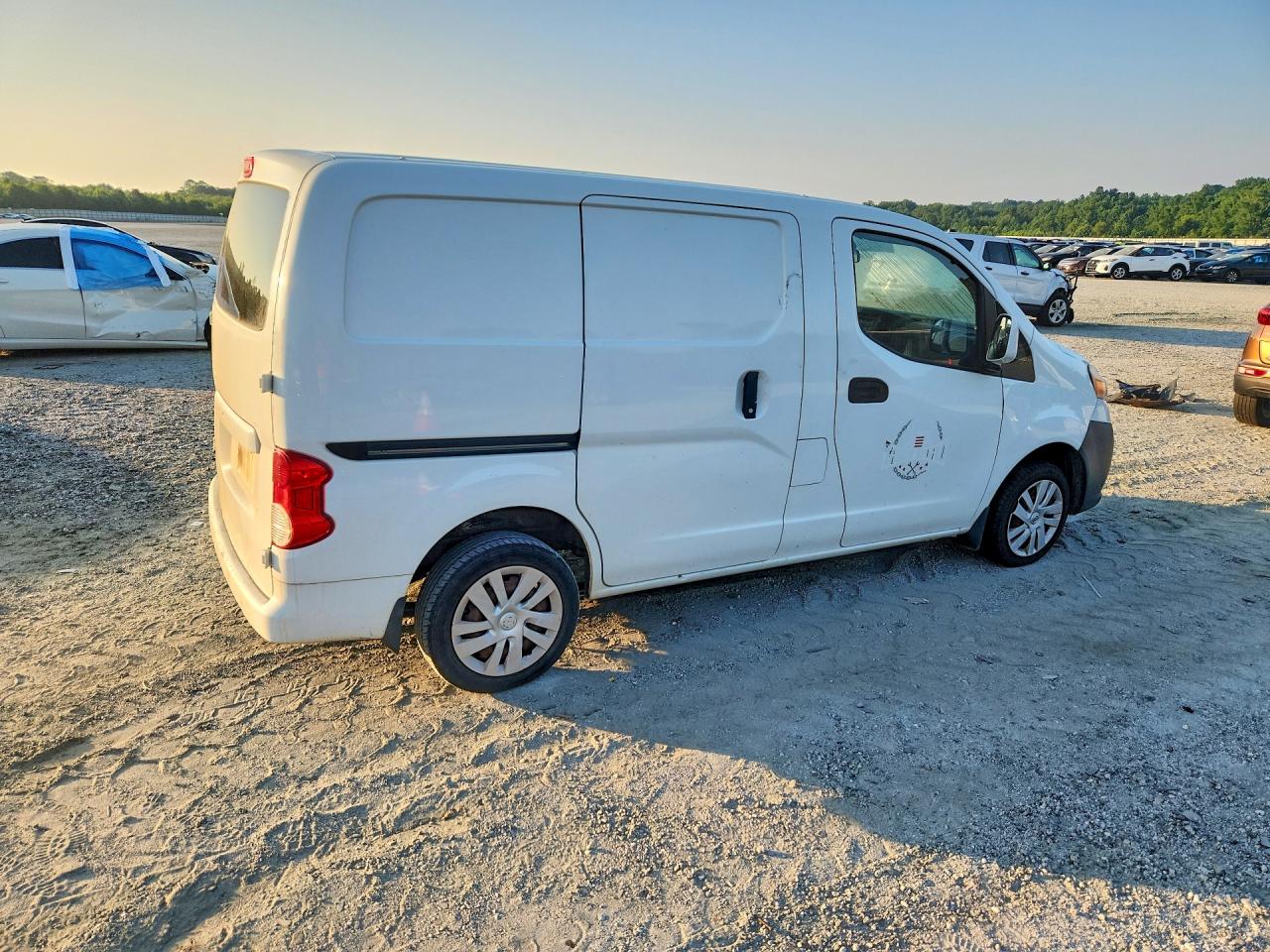 2014 NISSAN NV