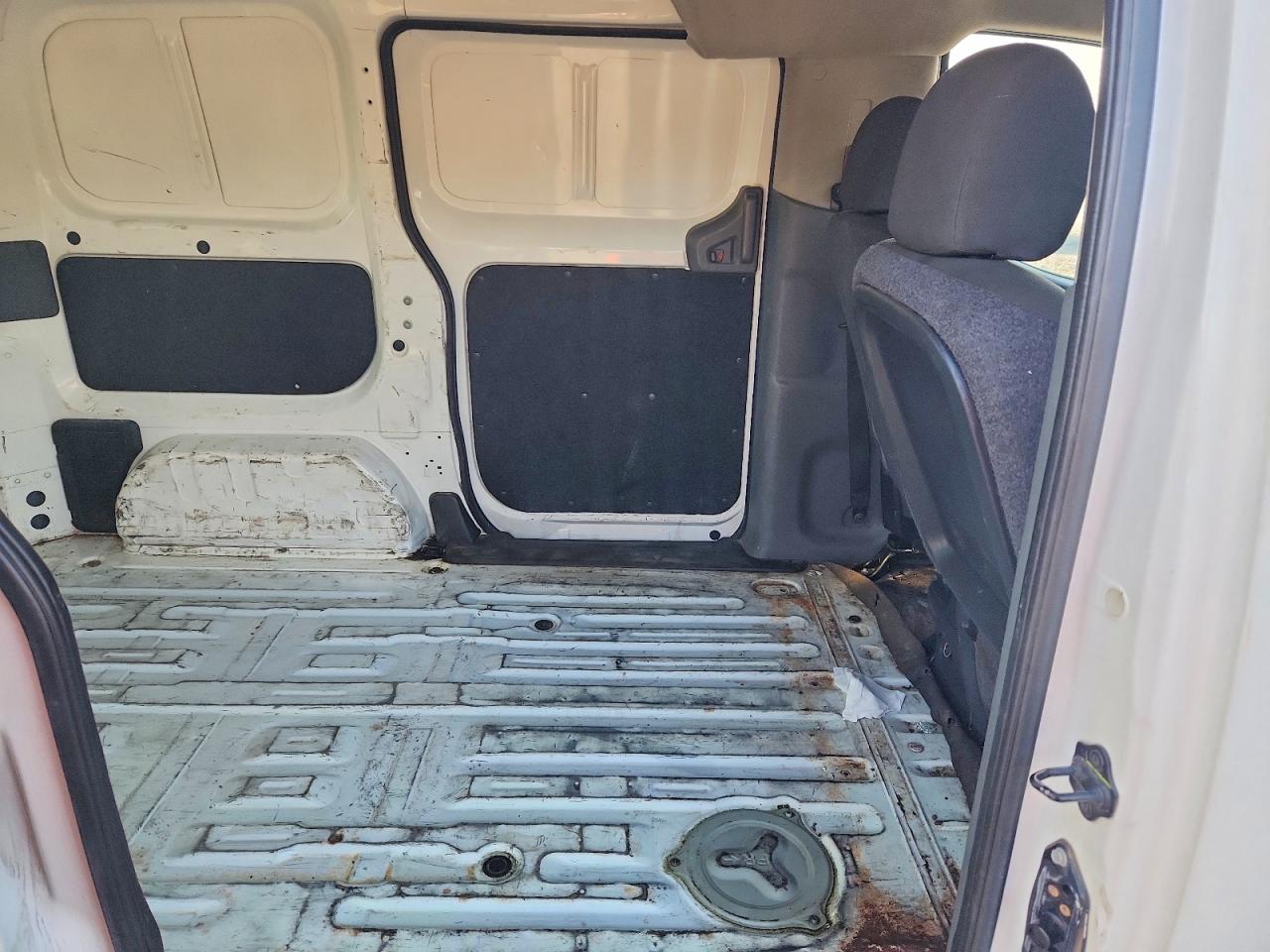 2014 NISSAN NV