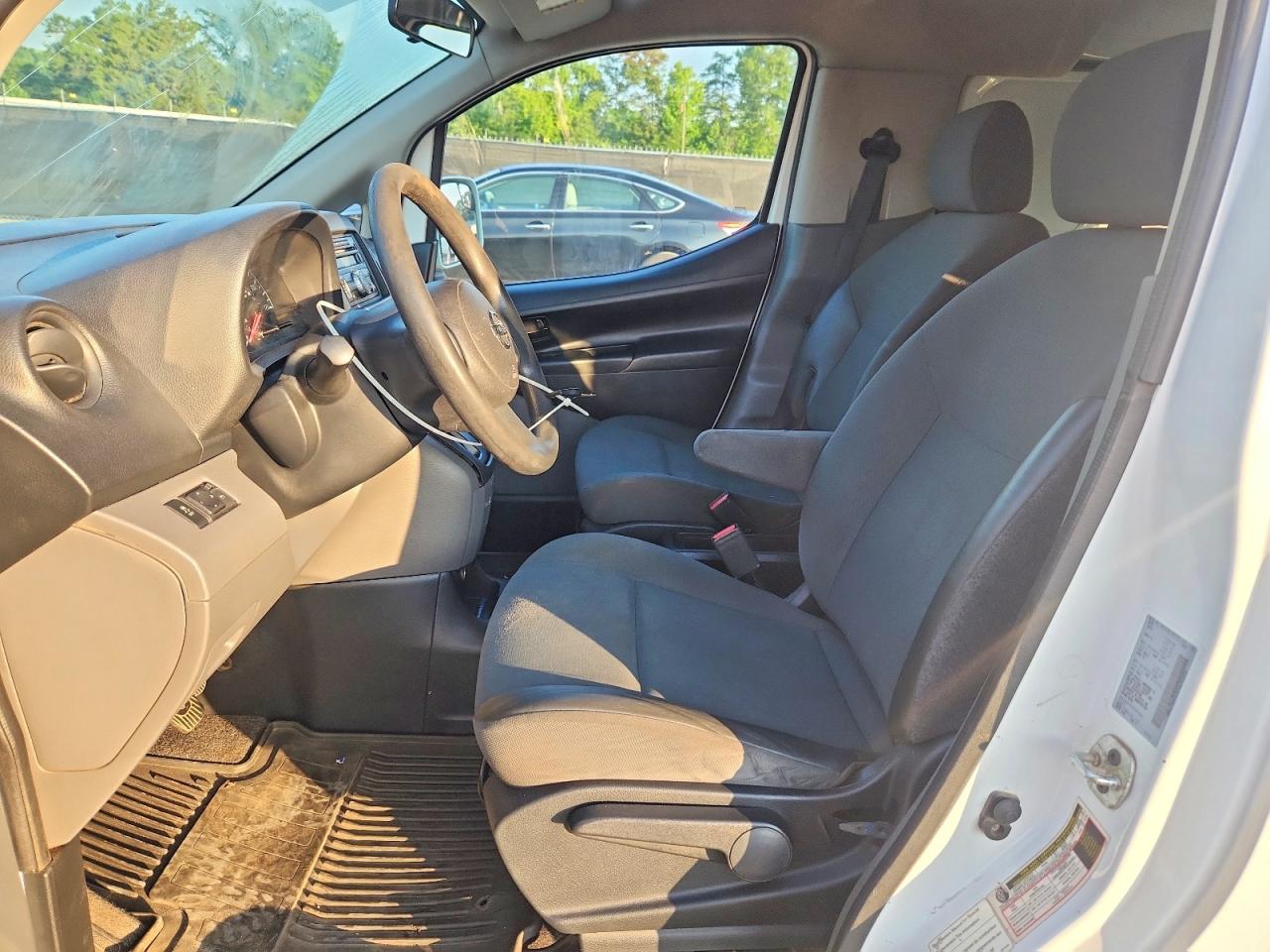2014 NISSAN NV