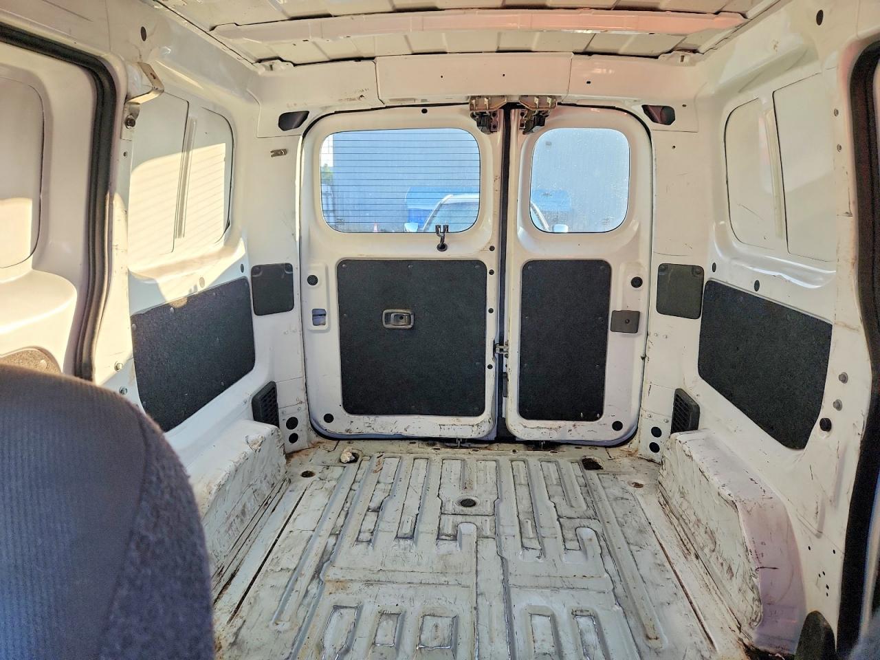 2014 NISSAN NV