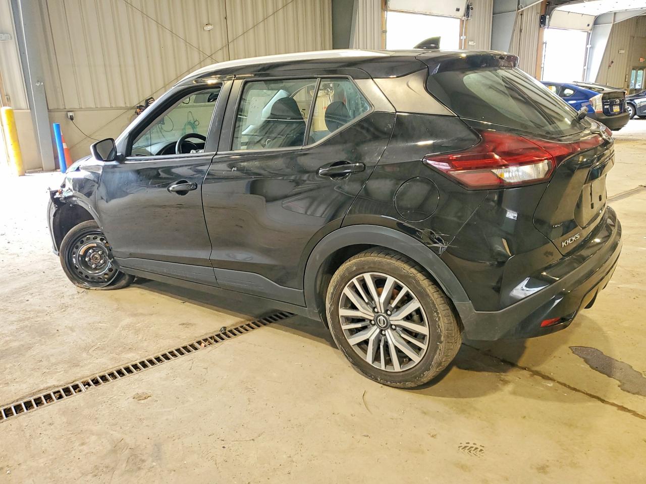 2021 NISSAN KICKS