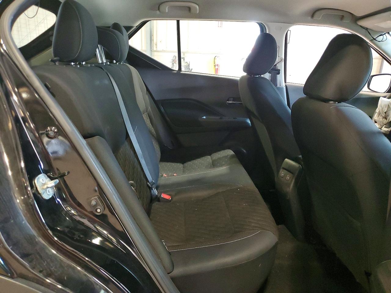 2021 NISSAN KICKS