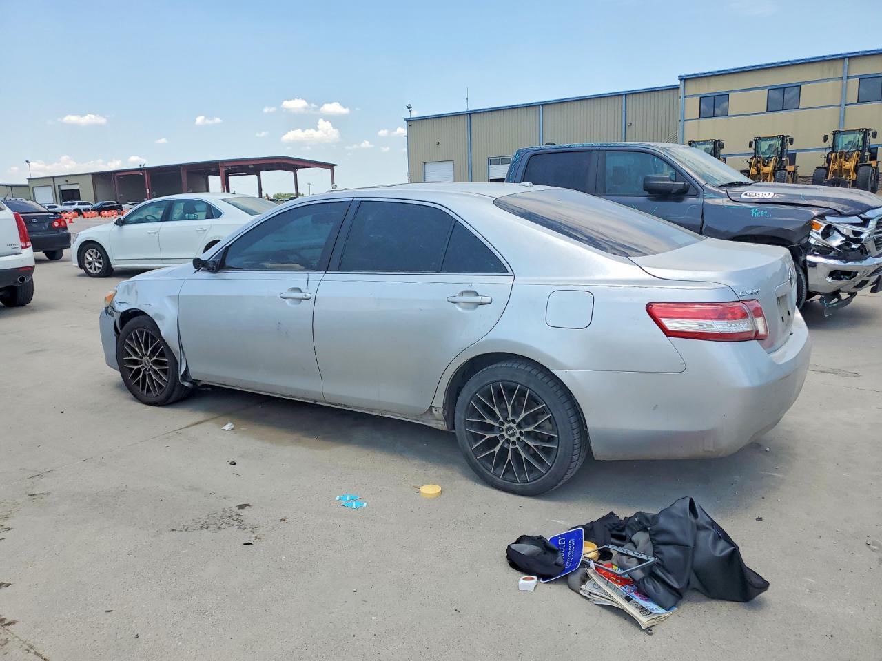 2011 TOYOTA CAMRY