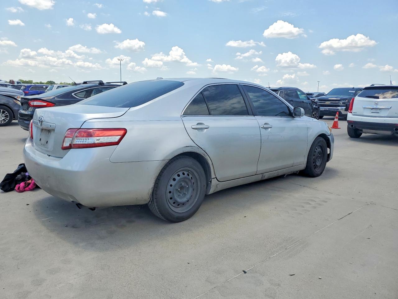 2011 TOYOTA CAMRY