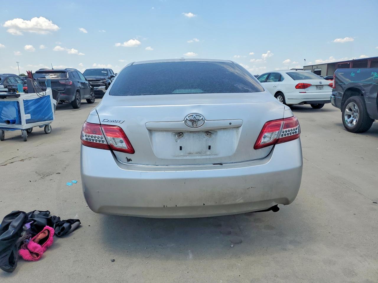 2011 TOYOTA CAMRY