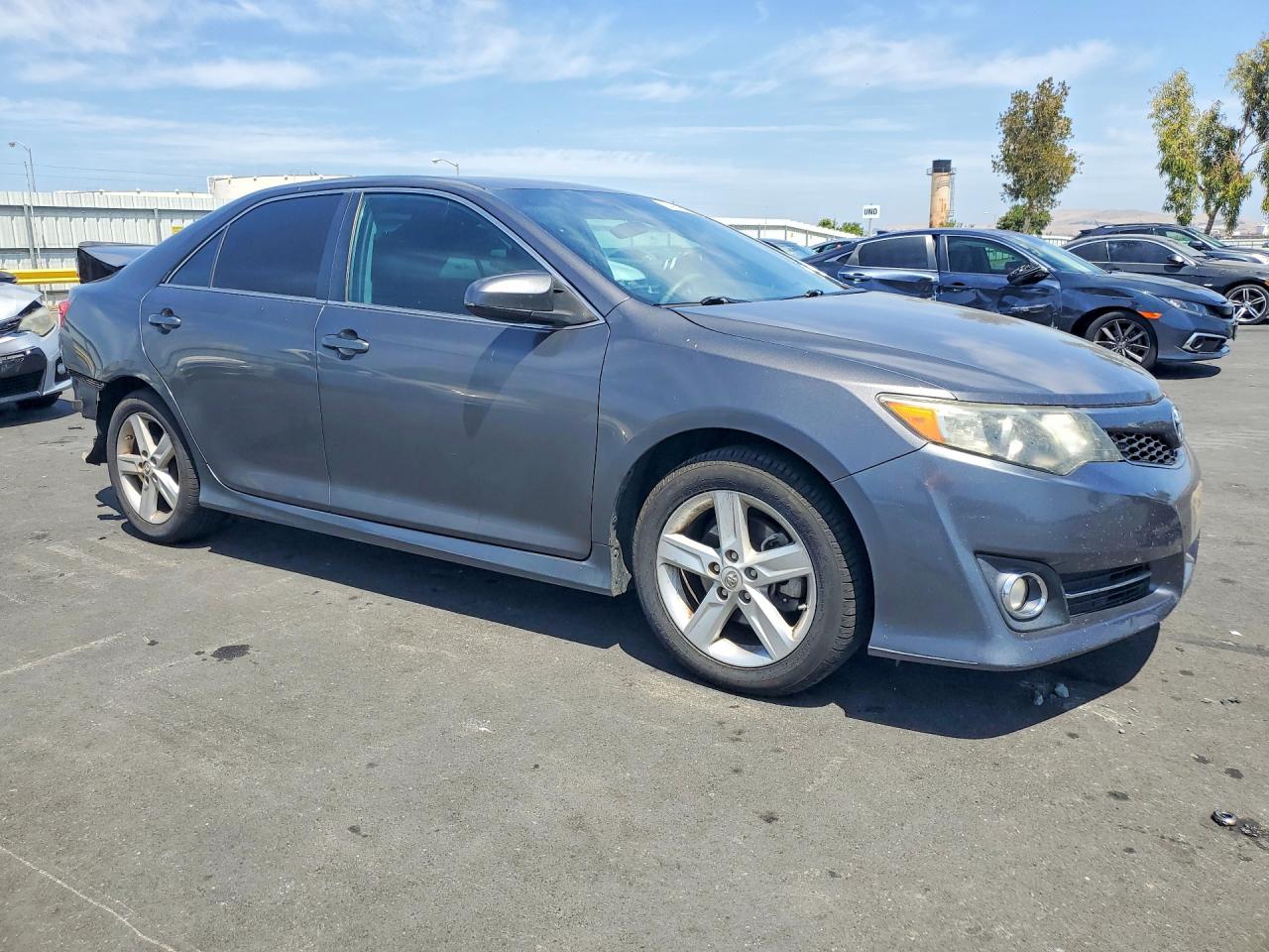 2013 TOYOTA CAMRY