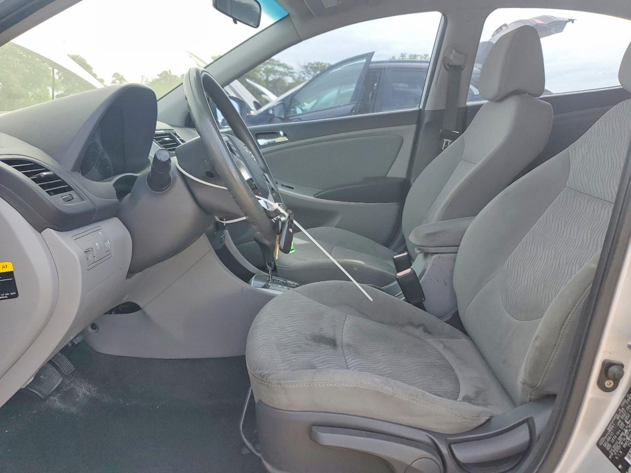 2012 HYUNDAI ACCENT
