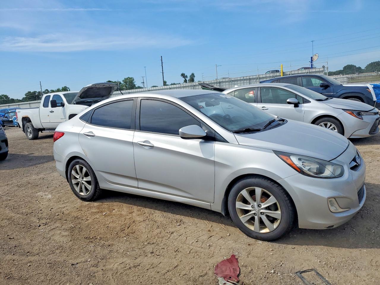 2012 HYUNDAI ACCENT