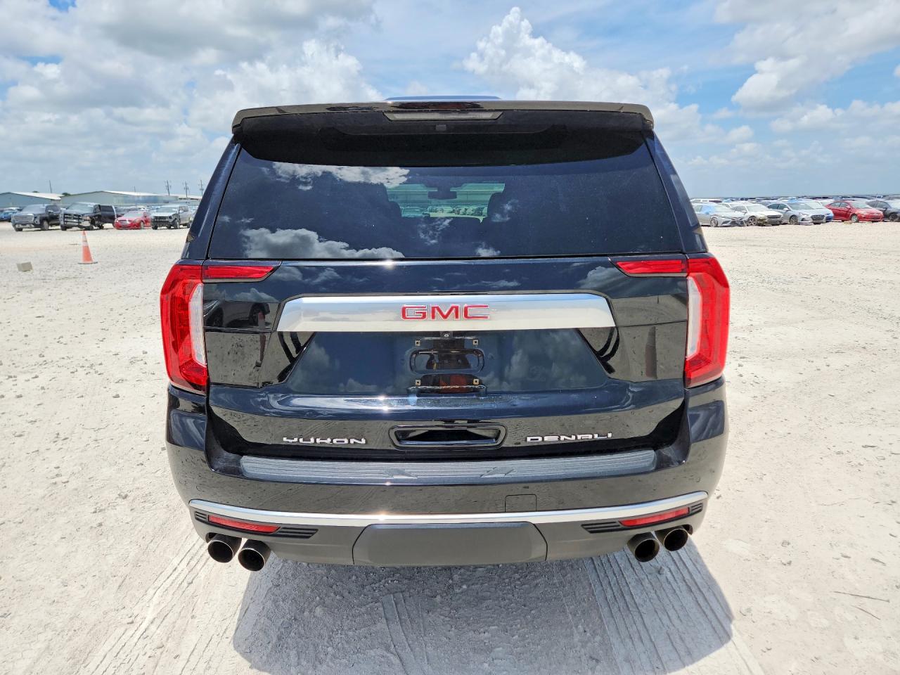 2022 GMC YUKON
