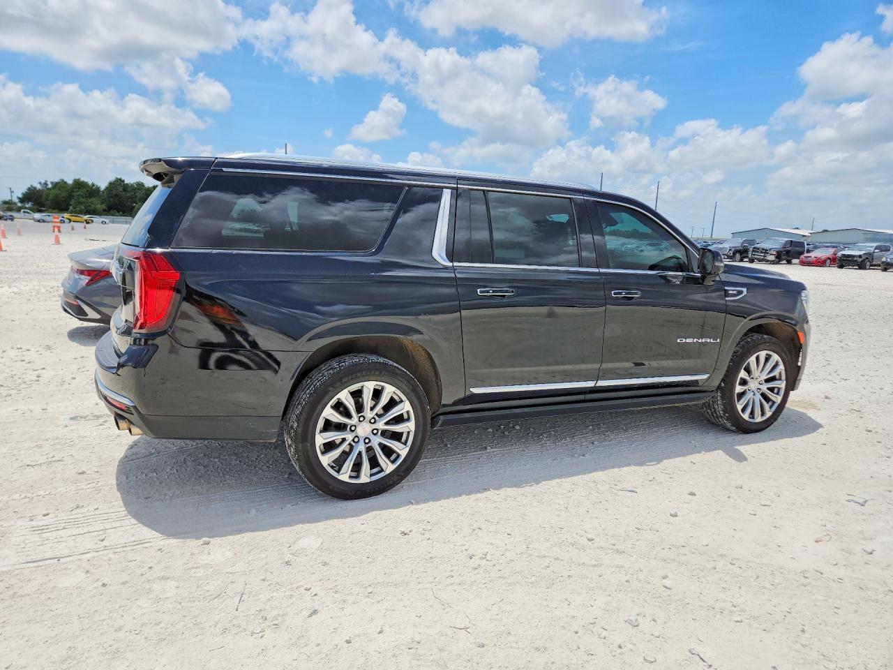 2022 GMC YUKON