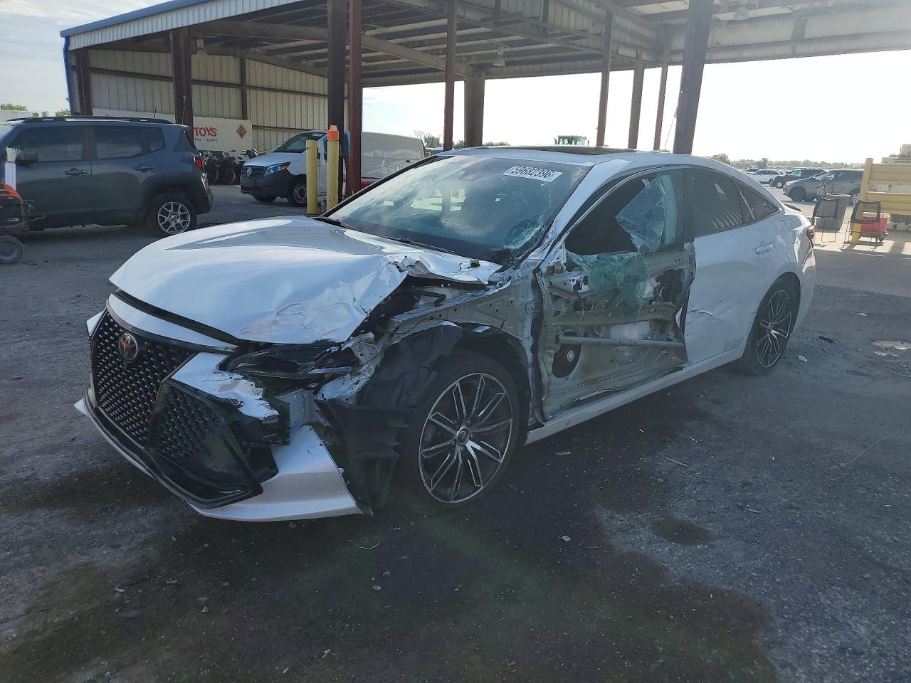 2019 TOYOTA AVALON