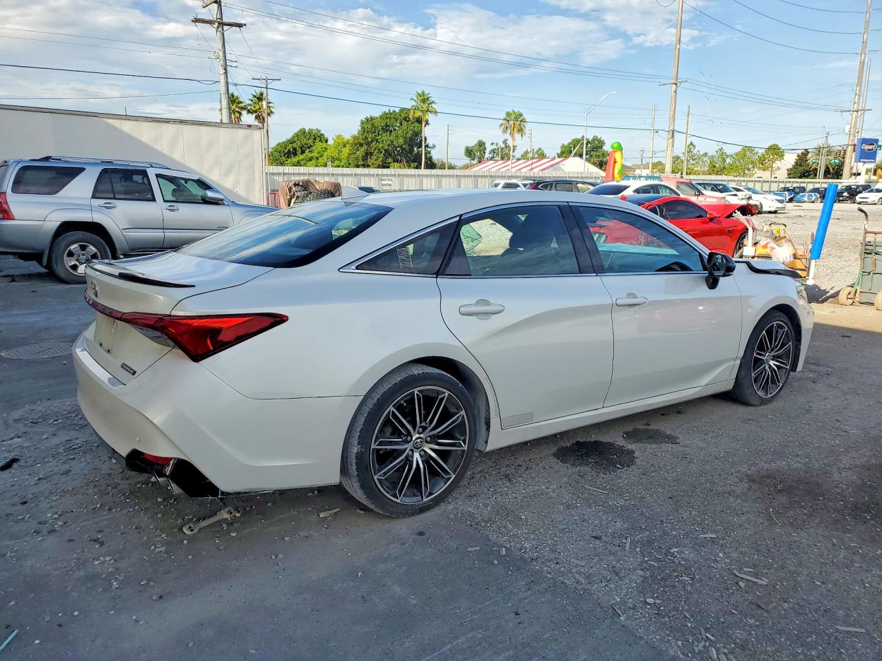 2019 TOYOTA AVALON