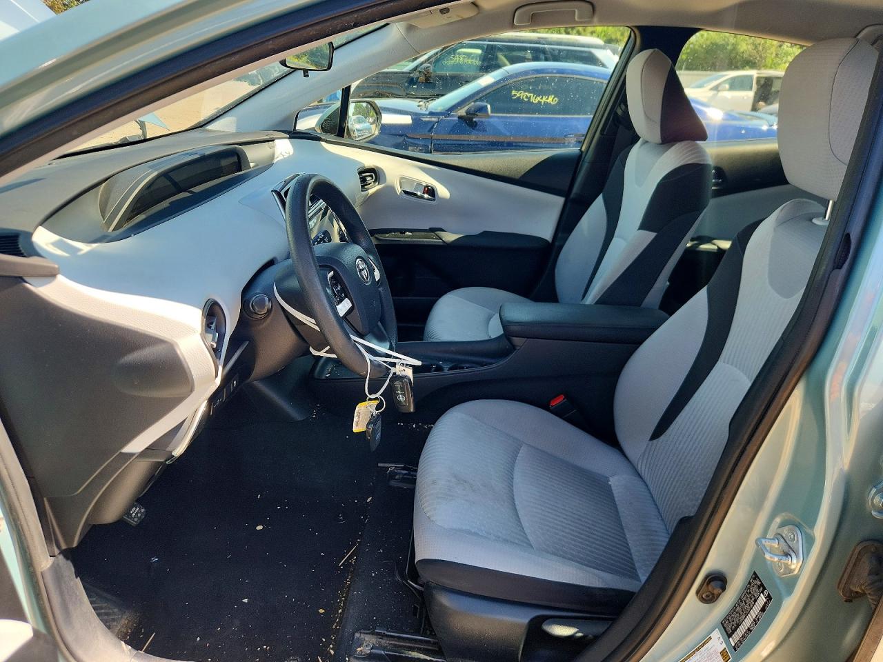 2016 TOYOTA PRIUS