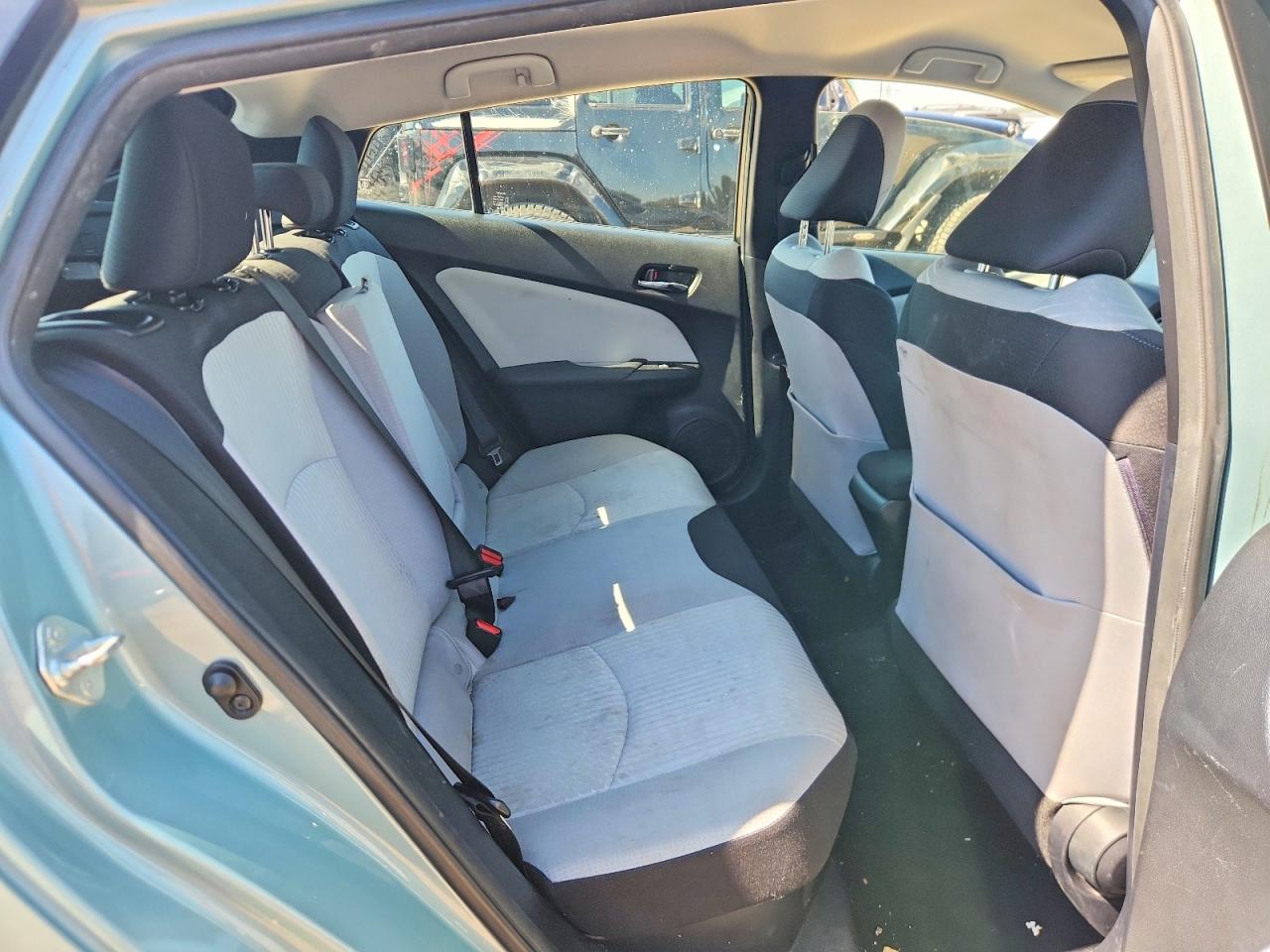 2016 TOYOTA PRIUS