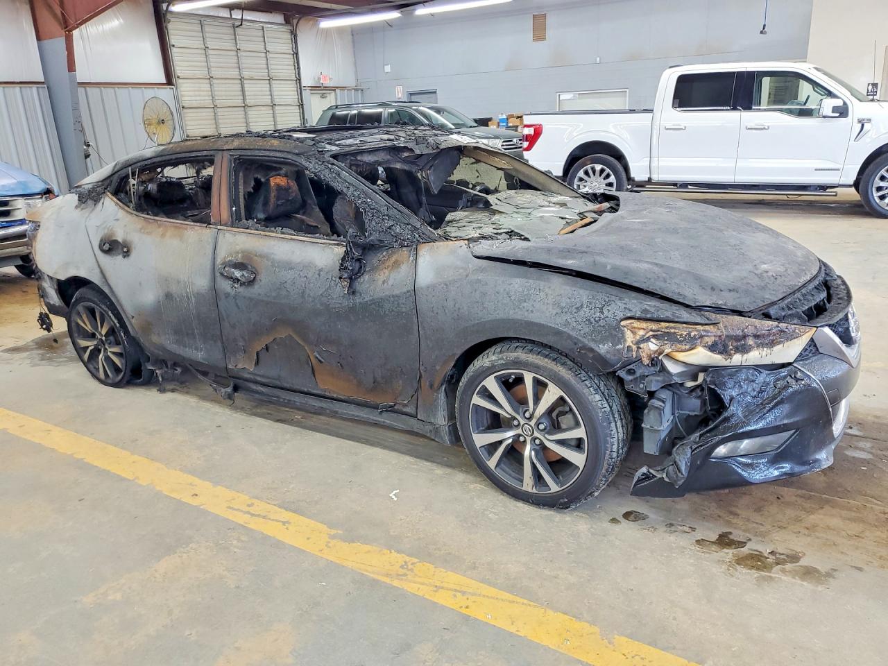2016 NISSAN MAXIMA