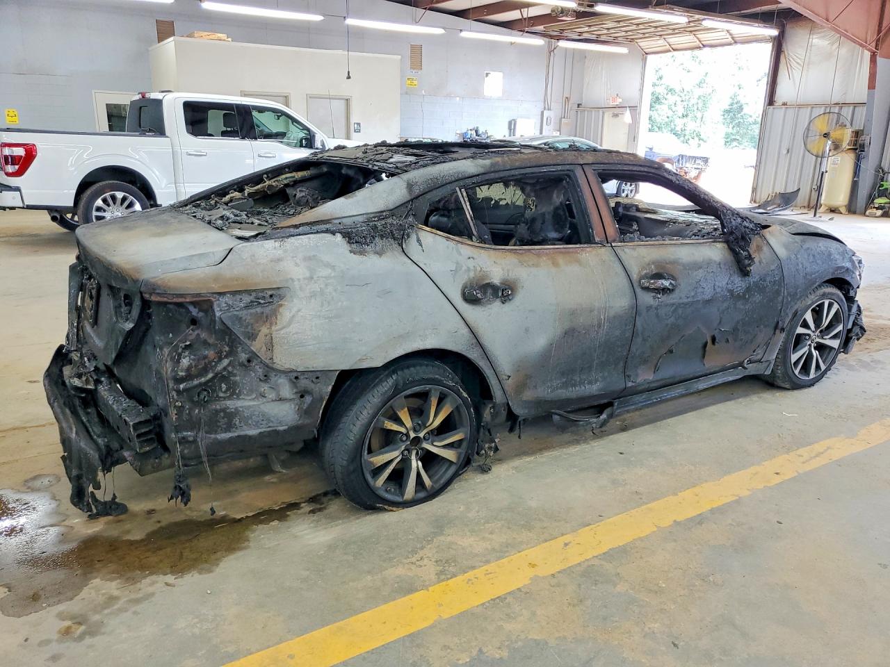 2016 NISSAN MAXIMA