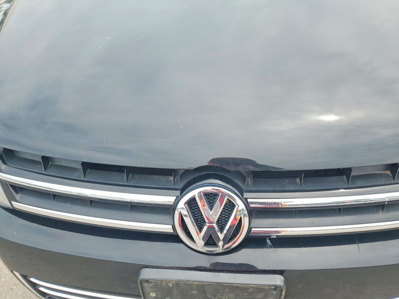 2014 VOLKSWAGEN TOUAREG