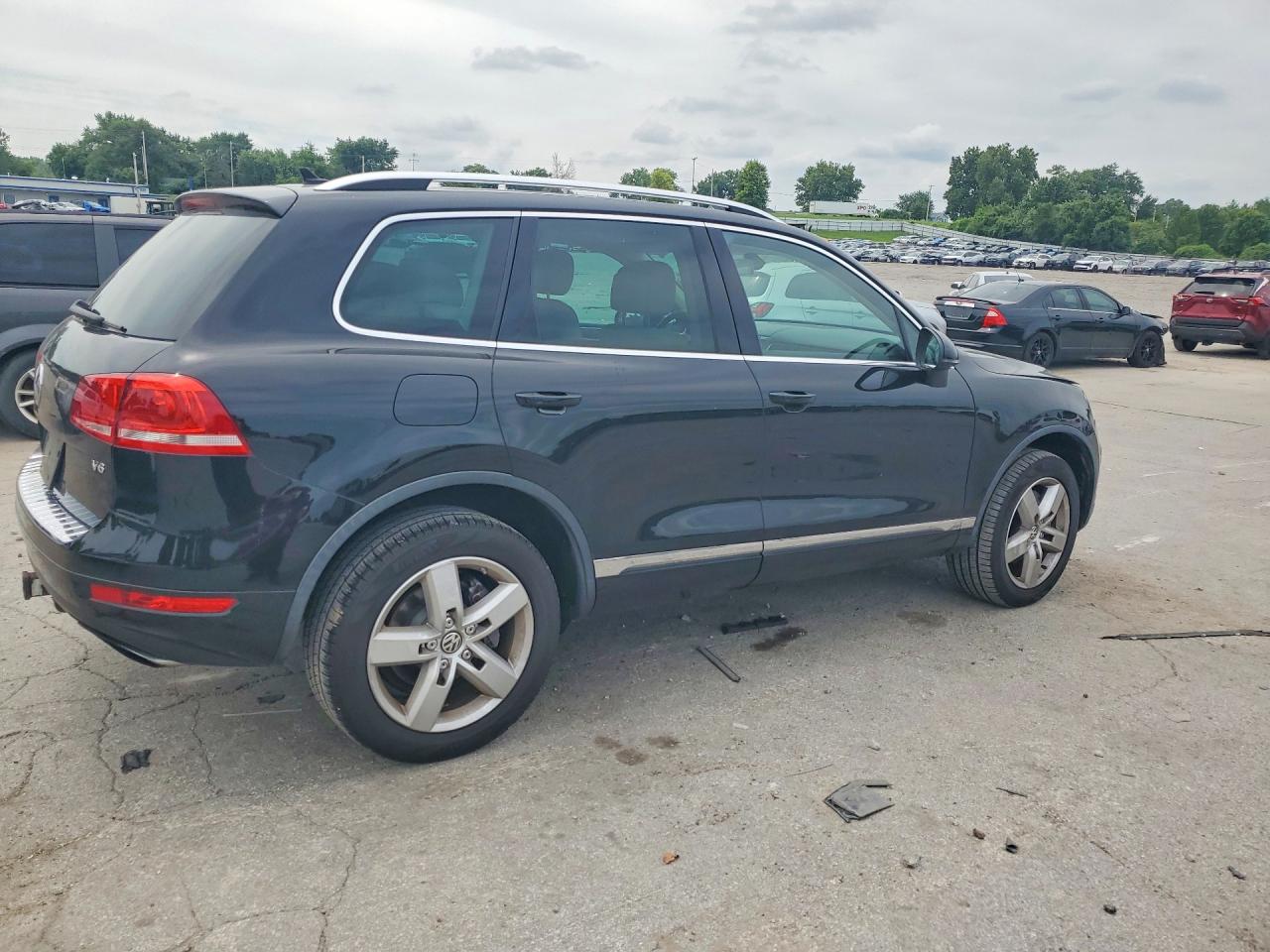 2014 VOLKSWAGEN TOUAREG