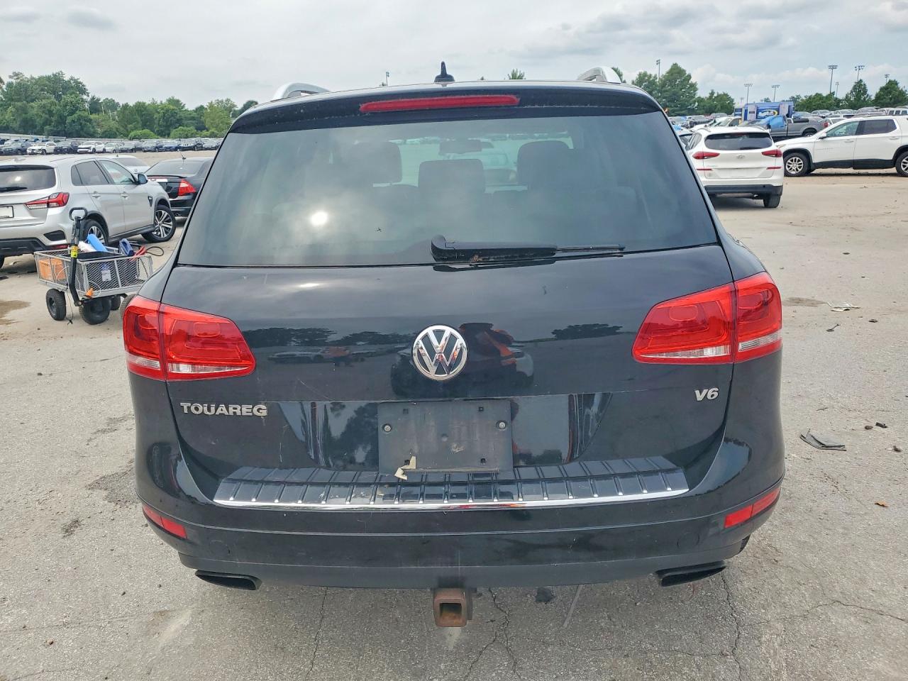2014 VOLKSWAGEN TOUAREG
