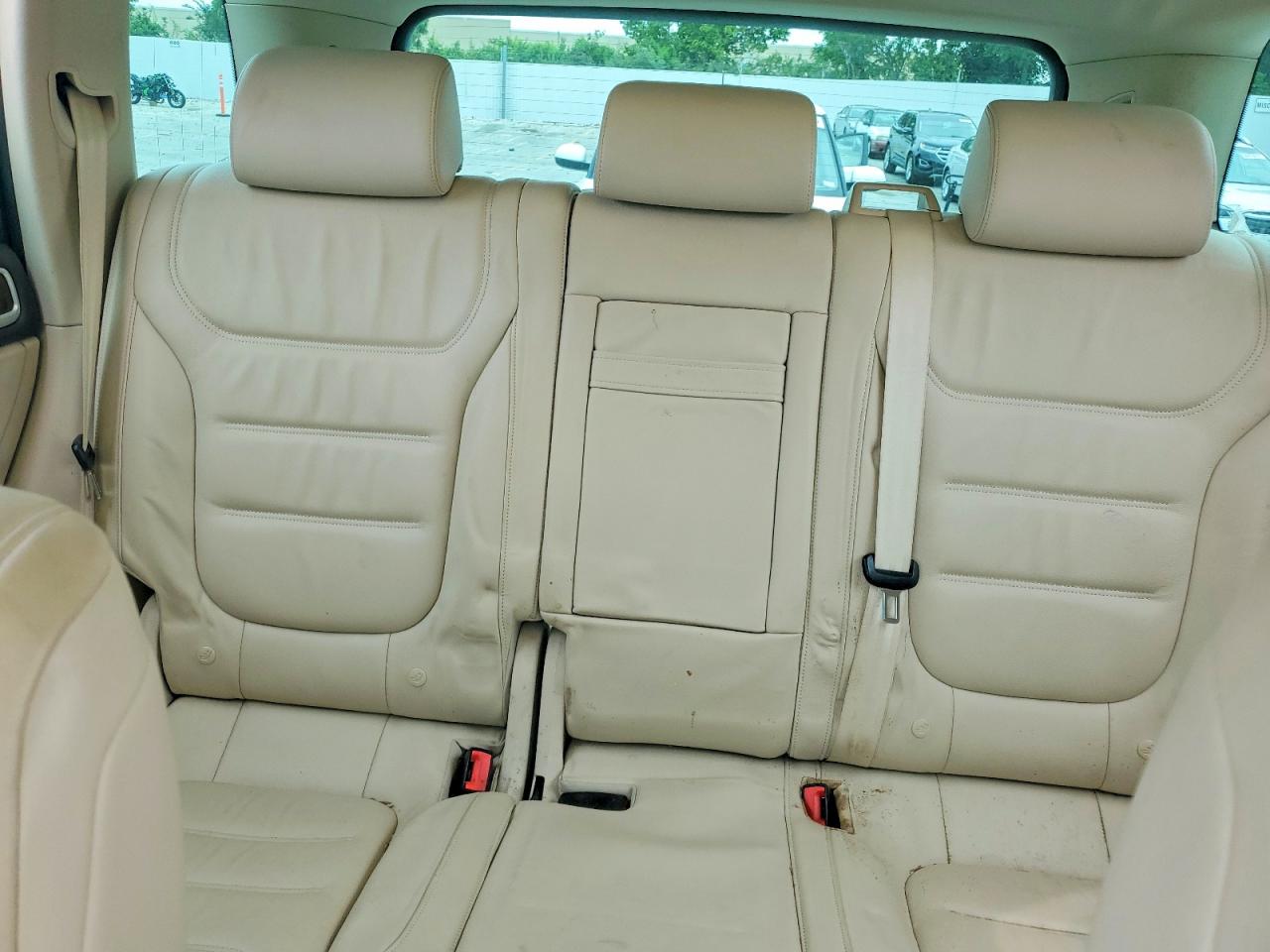 2014 VOLKSWAGEN TOUAREG