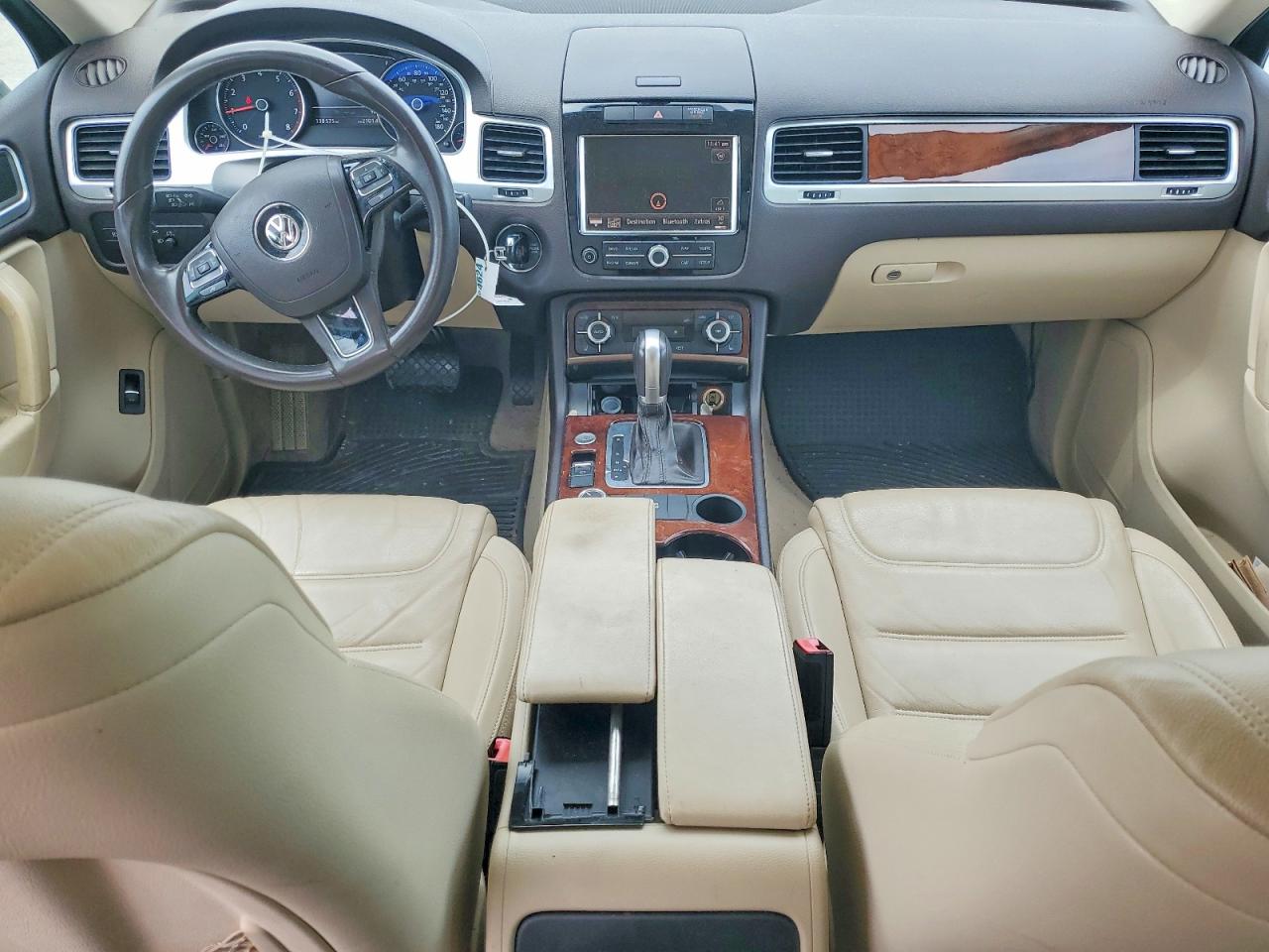 2014 VOLKSWAGEN TOUAREG