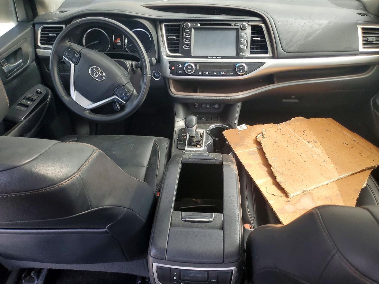 2017 TOYOTA HIGHLANDER