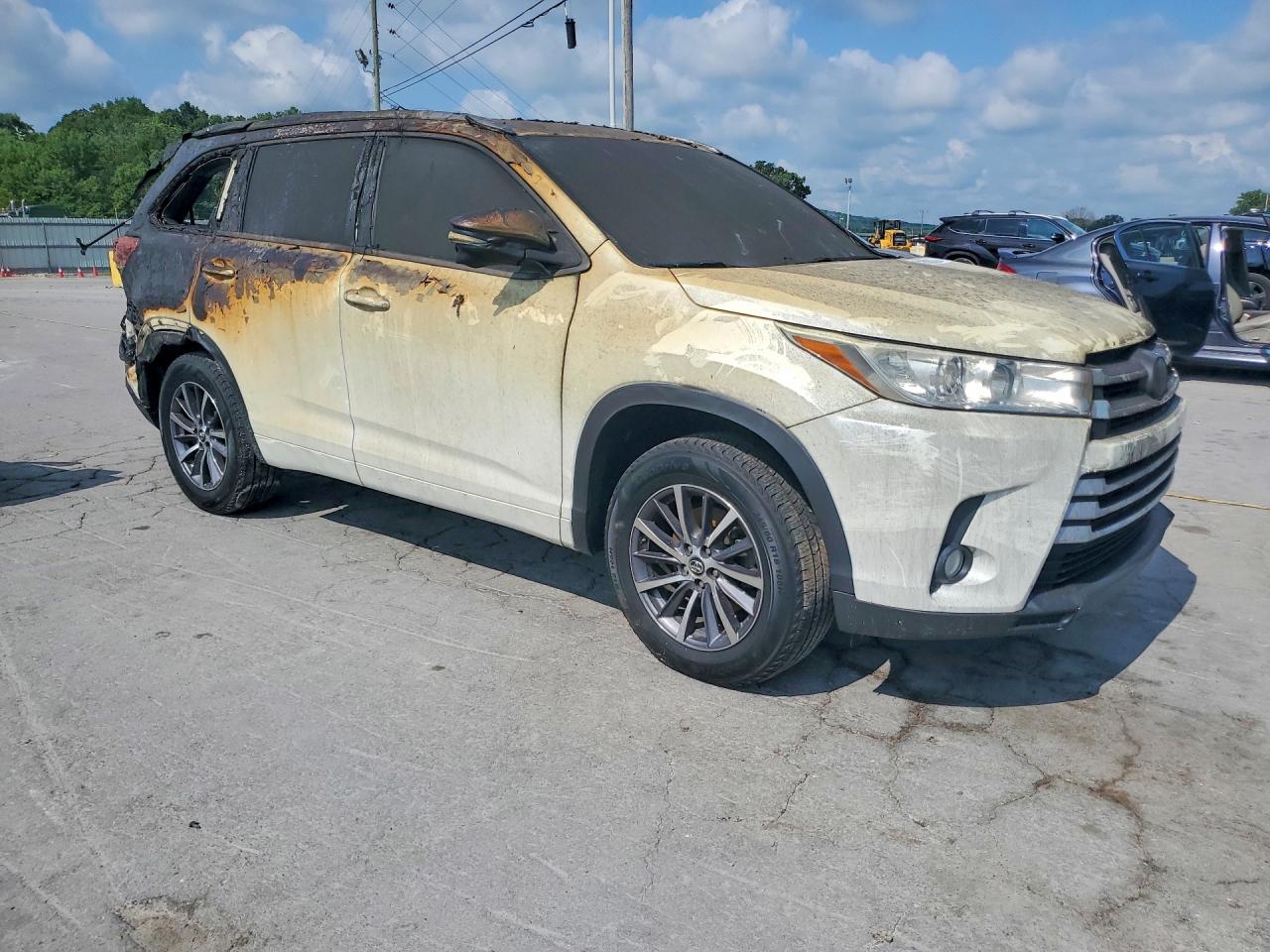 2017 TOYOTA HIGHLANDER