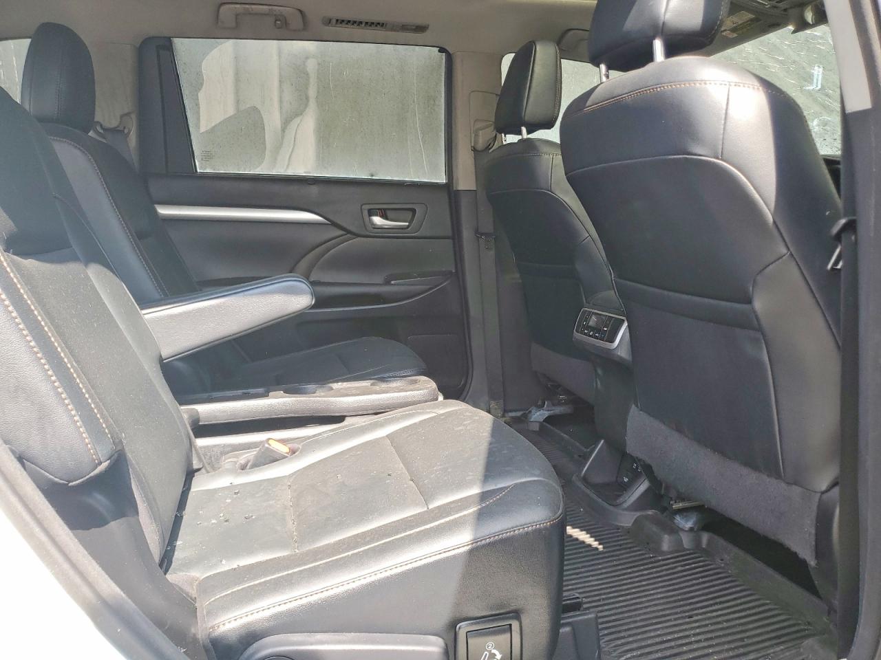 2017 TOYOTA HIGHLANDER