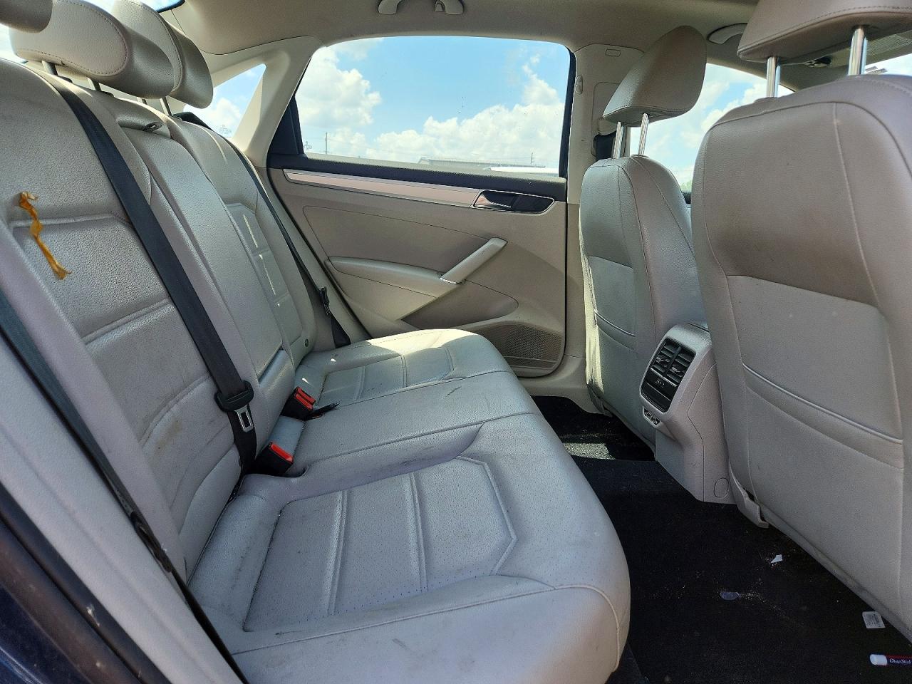 2019 VOLKSWAGEN PASSAT