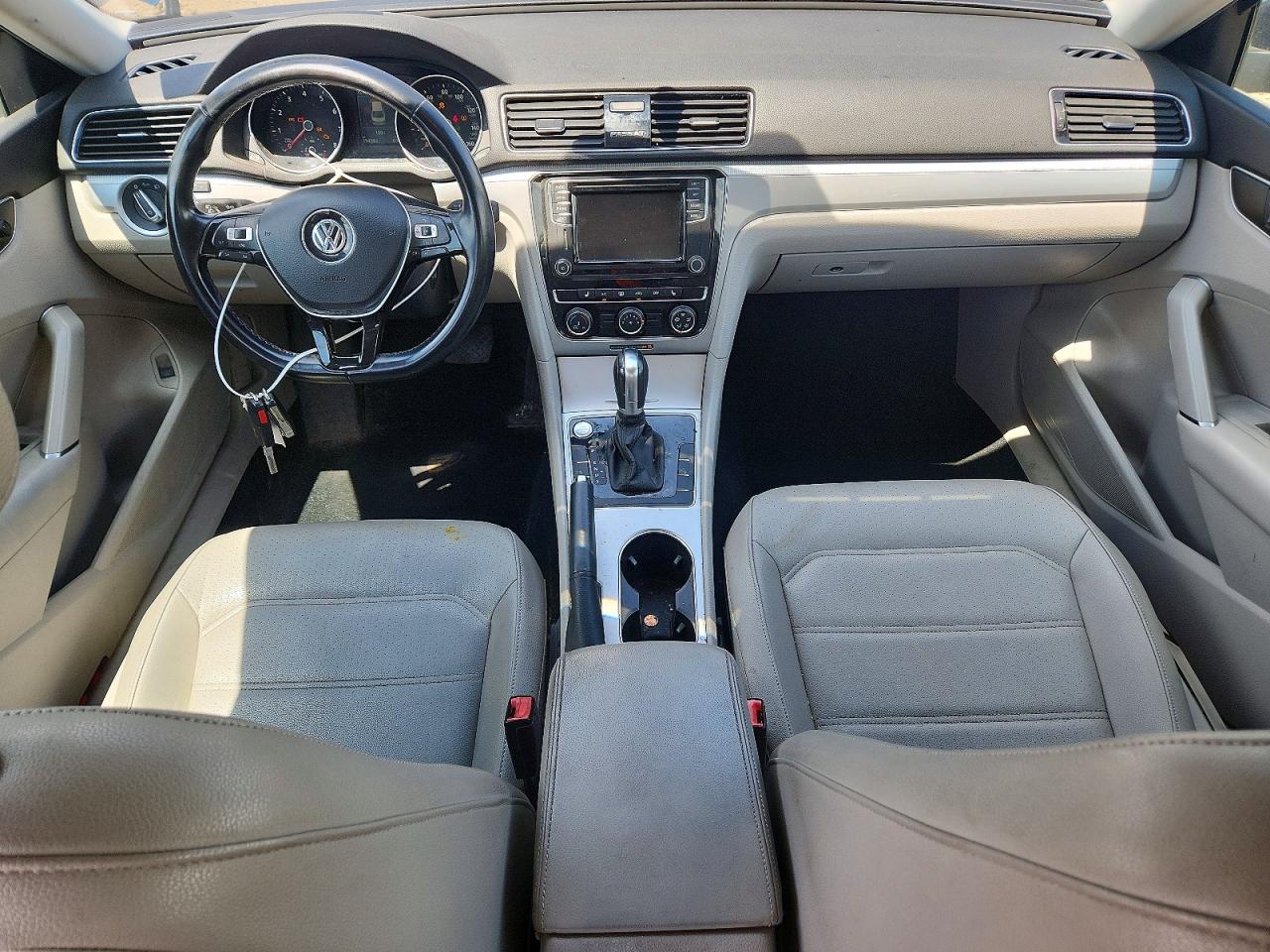 2019 VOLKSWAGEN PASSAT