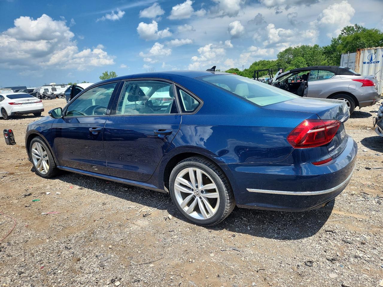 2019 VOLKSWAGEN PASSAT