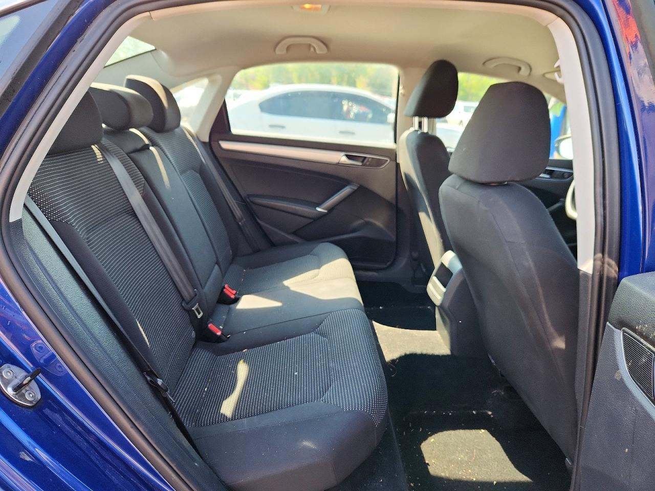 2017 VOLKSWAGEN PASSAT